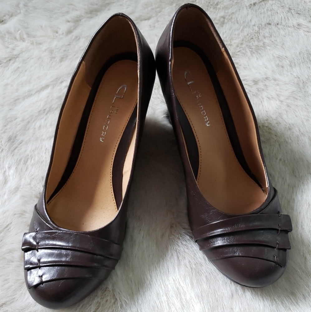 CL by Laundry brown wedges size 8